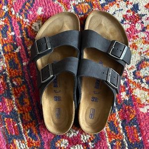 NEVER BEEN WORN- black Arizona style Birkenstocks, women’s 9.5